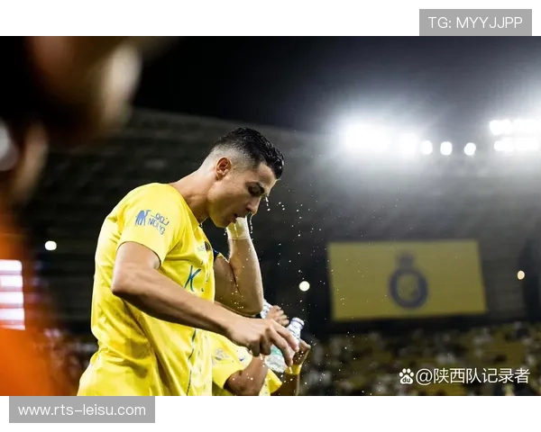 C罗训练场加练任意球，回应沙特联赛争议